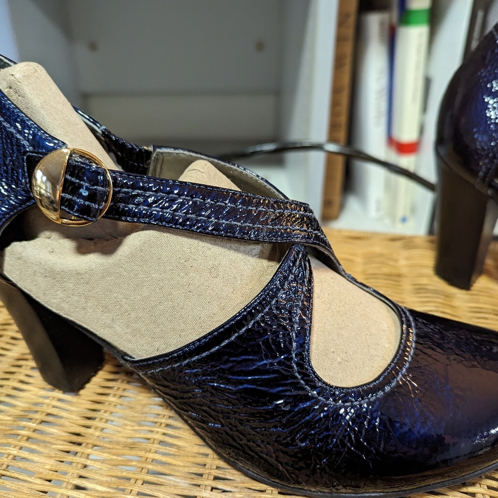 Patent leather shoes,made in Brazil